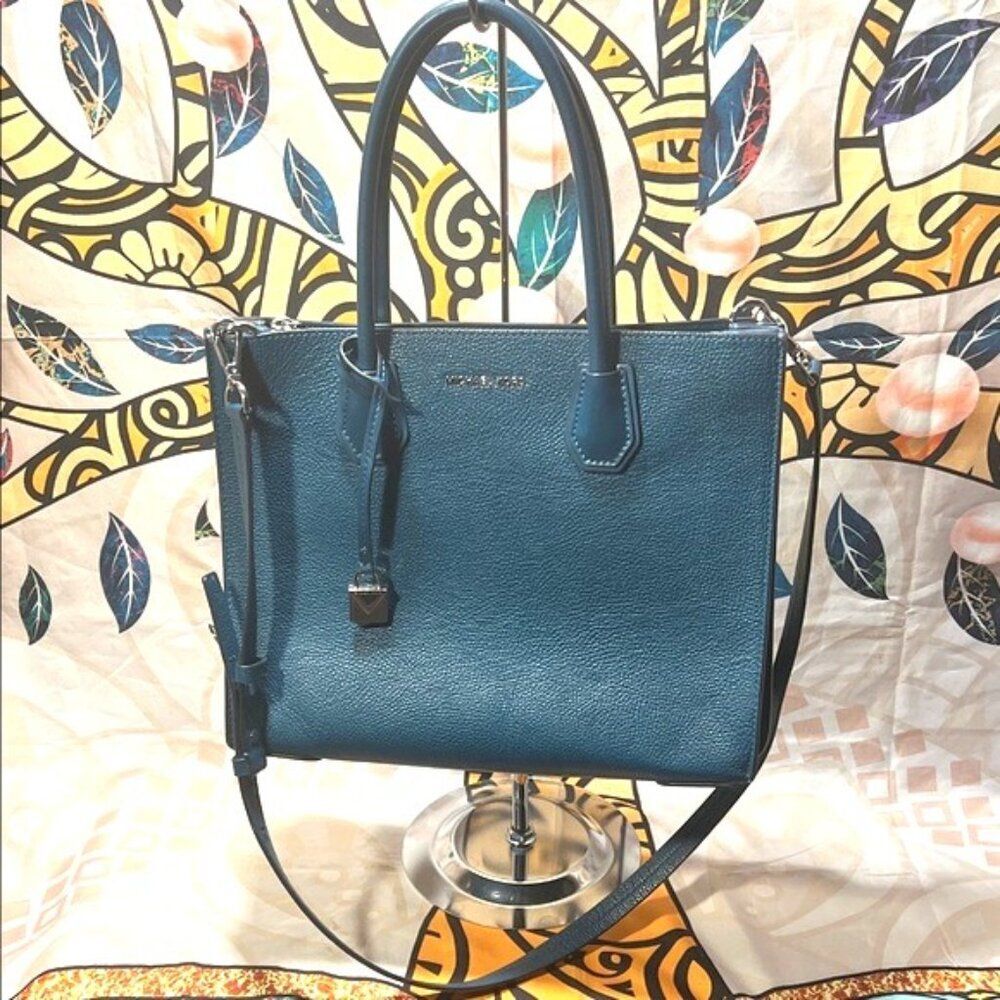 Michael Kors Mercer Large Pebbled Leather Accordion Tote Bag